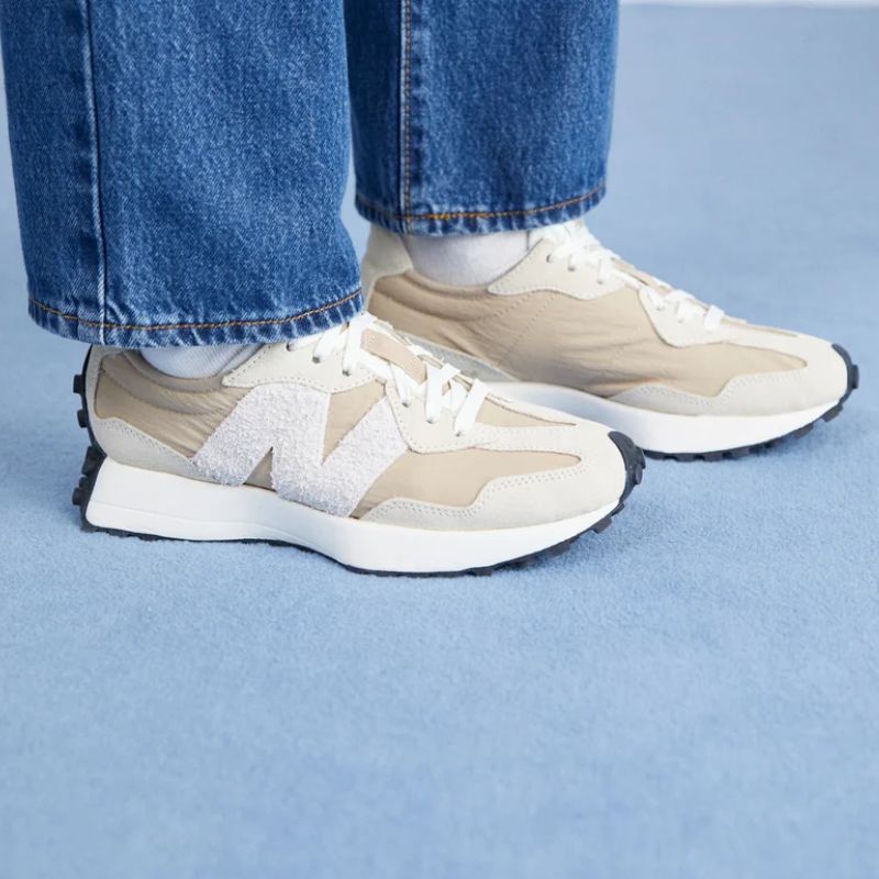 New Balance 327
